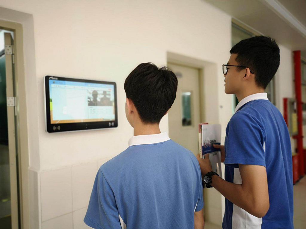 智慧教育-工業顯示器-工業平板電腦-電子班牌-工業觸摸一體機